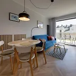 شقة Rentplanet - Schroniskowa شكلارسكا بوريبا