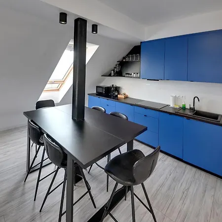 Apartment Rentplanet - Schroniskowa